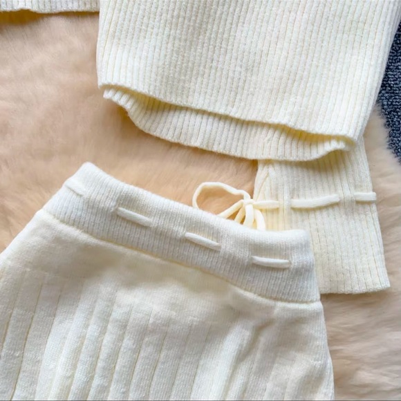 New Co-ord Skirt Knit Set Sweater Ivory Cream Beige Pleated Button Tank Mini - Picture 3 of 16